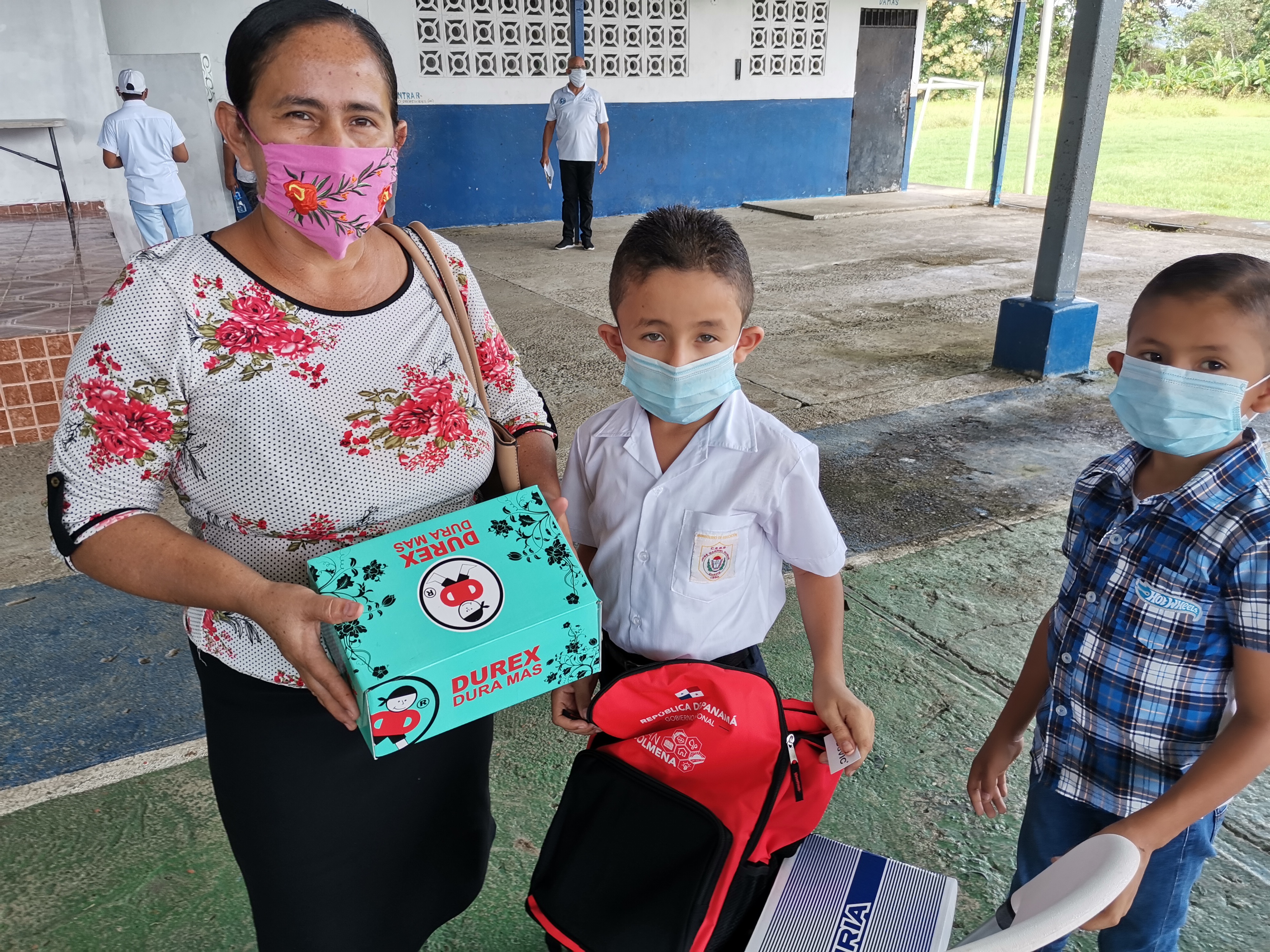 Entrega de materiales educativo