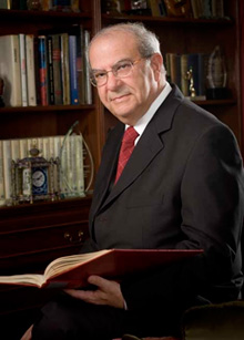 rector gustavo.jpg