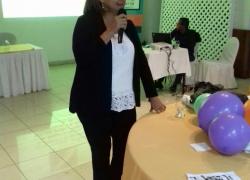 Supervisora Nacional de Jóvenes y Adultos, Érida Morales de Balbuena como expositora