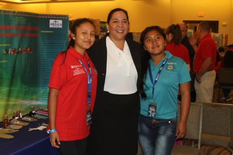 Estudiantes de centros escolares oficiales y particulares se destacan en la Feria Científica