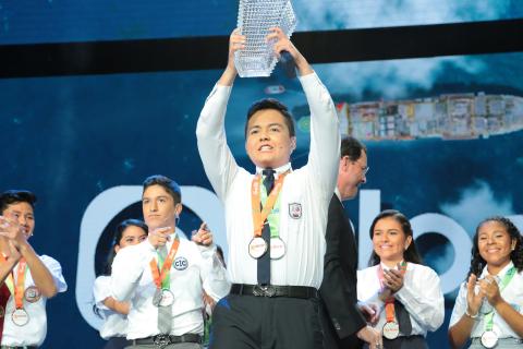 El estudiante Alejandro Moreno, de la provincia de Chiriquí, ganó el Concurso Nacional de Oratoria