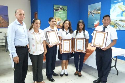 Celebran concurso de poesía patriótica en Herrera