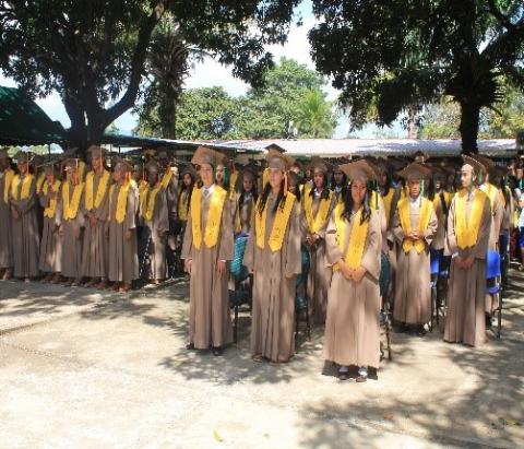 Estudiantes del IPT México Panamá terminaron su bachillerato