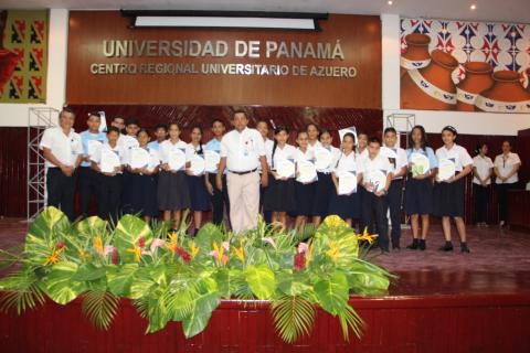 Reconocen a estudiantes de alto índice académico de Herrera