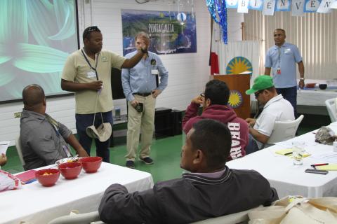 Cuarenta docentes en seminario en laboratorio de Punta Galeta