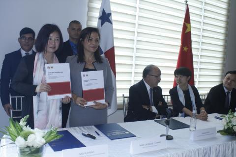 Escuelas de Panamá y China firman convenio