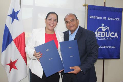 Ministerio de Educación y Alcaldía de Gualaca firman convenio para beneficio de la comunidad