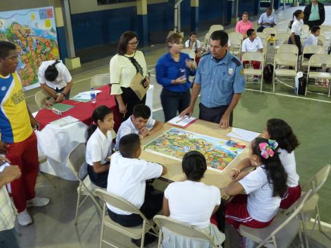 Celebran las IV Olimpiadas Regionales de Riesgolandia en escuela de Monagrillo