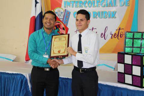 Panamá Oeste celebra su primer concurso intercolegial de cubo de Rubik