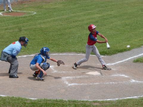 Con buenos encuentros arrancó el béisbol masculino de premedia en Herrera