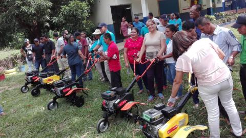 Entregan herramientas y equipos para huertos escolares en Coclé