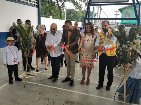 Inauguran el techado de la cancha de juegos de la Escuela Sara Sotillo