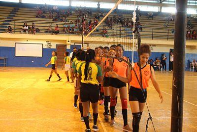 kuna Yala  sigue sorprendiendo en el voleibol femenino a nivel media