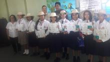 En la Escuela Normal, niñas participan en concurso de décimas ambientales